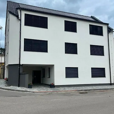 Laura Apartmán *